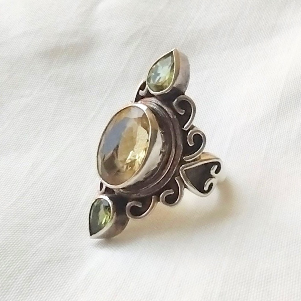 Vintage Chunky Sterling Silver Citrine Bali Style Ring w/ Peridot Accent  Size 7